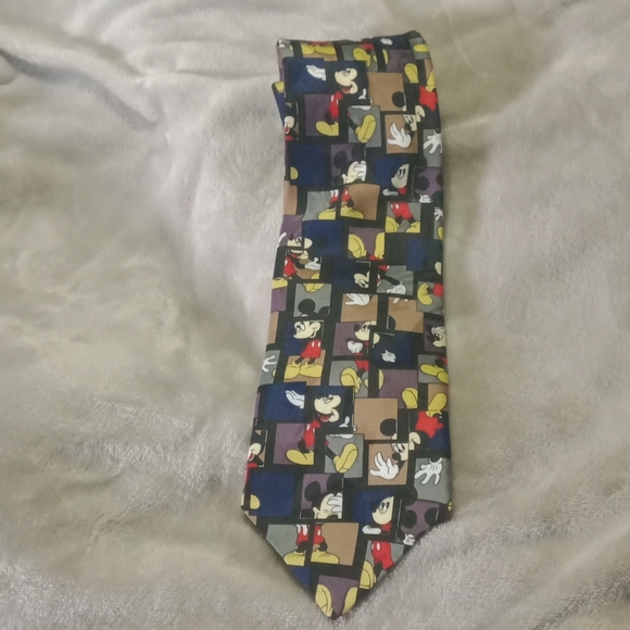 Disney Mickey Mouse necktie - Picture 1 of 6